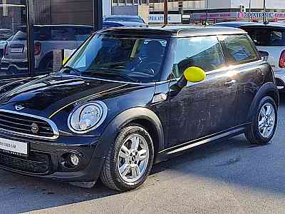 VOLKSWAGEN Cross Polo